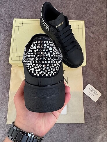 40 Beden Alexander McQueen