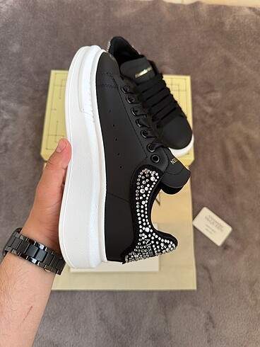 38 Beden Alexander McQueen