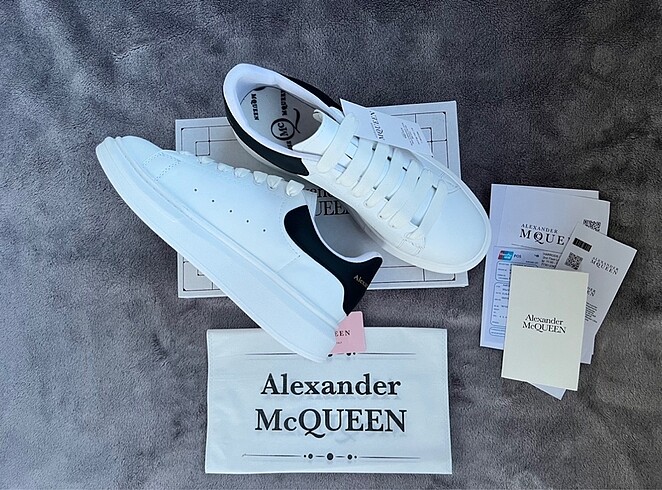 Alexander McQueen Alexander McQueen