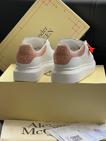 38 Beden beyaz Renk Alexander McQueen