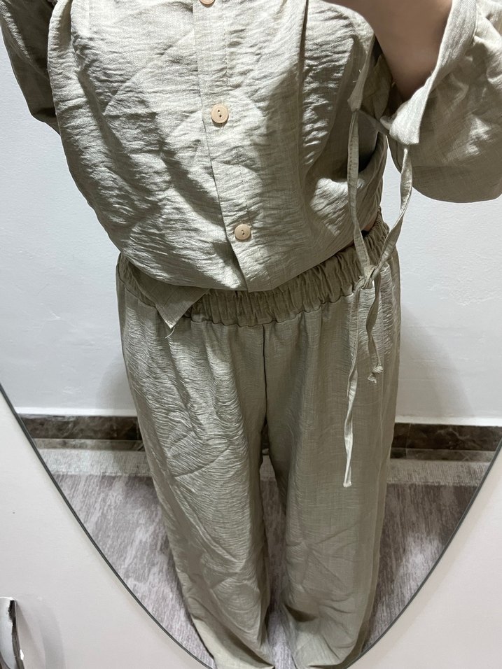 Bej Uzun Kollu Düğmeli Keten Gömlek - Görsel 2