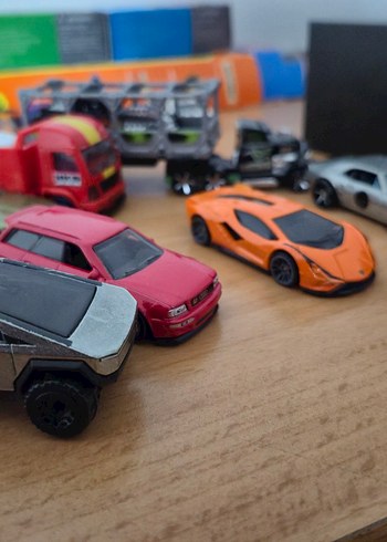 Hotwheels 2 taşıyıcı 9 araç lot - Görsel 4