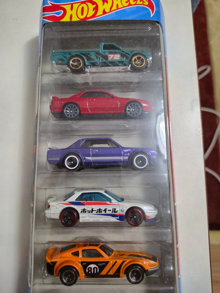 Hot Wheels Nissan Oyuncak Araba Seti 5'li - Görsel 2