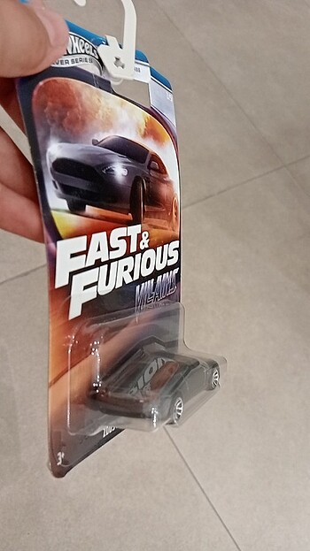  Beden Hot wheels ff 2005 Aston Martin db9