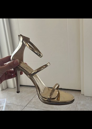 Altın Renkli Tokalı Stiletto Kadın Abiye Ayakkabı - Görsel 4