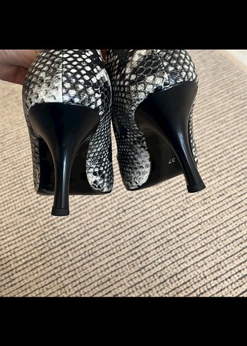 DGN Gri Yılan Desenli Stiletto Kadın Ayakkabı - Görsel 3