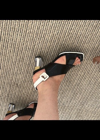 Siyah Blok Topuklu Kadın Sandalet - Görsel 5