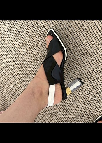 Siyah Blok Topuklu Kadın Sandalet - Görsel 4