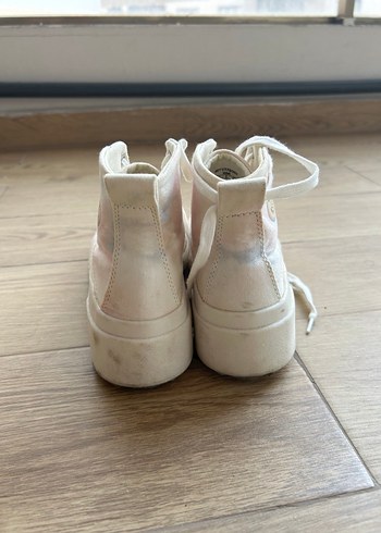 Stradivarius Kadın Beyaz Bağcıklı Dolgu Topuk Spor Ayakkabı
