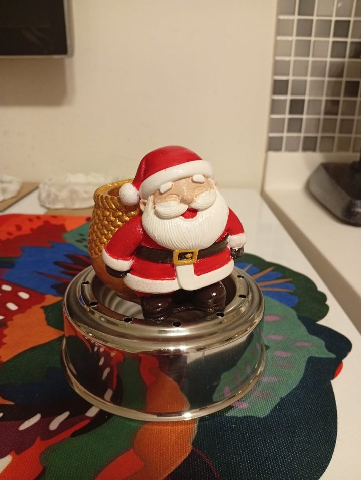 Parlak Kırmızı Noel Baba Figürin - Görsel 2