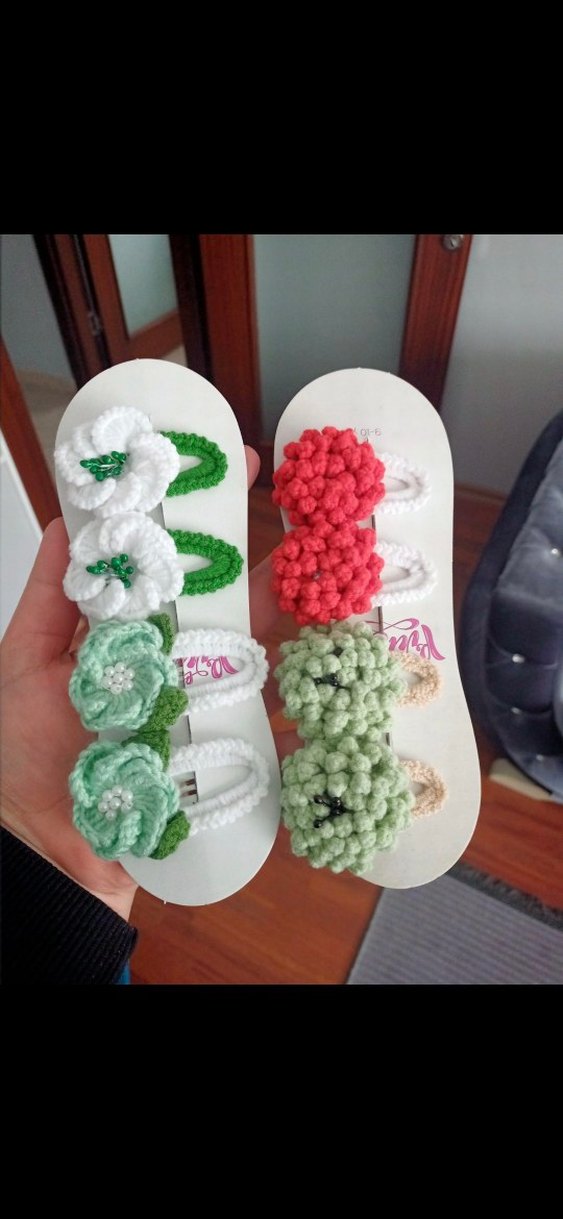 Çiçek Desenli Örgü Çocuk Toka Seti - Görsel 5