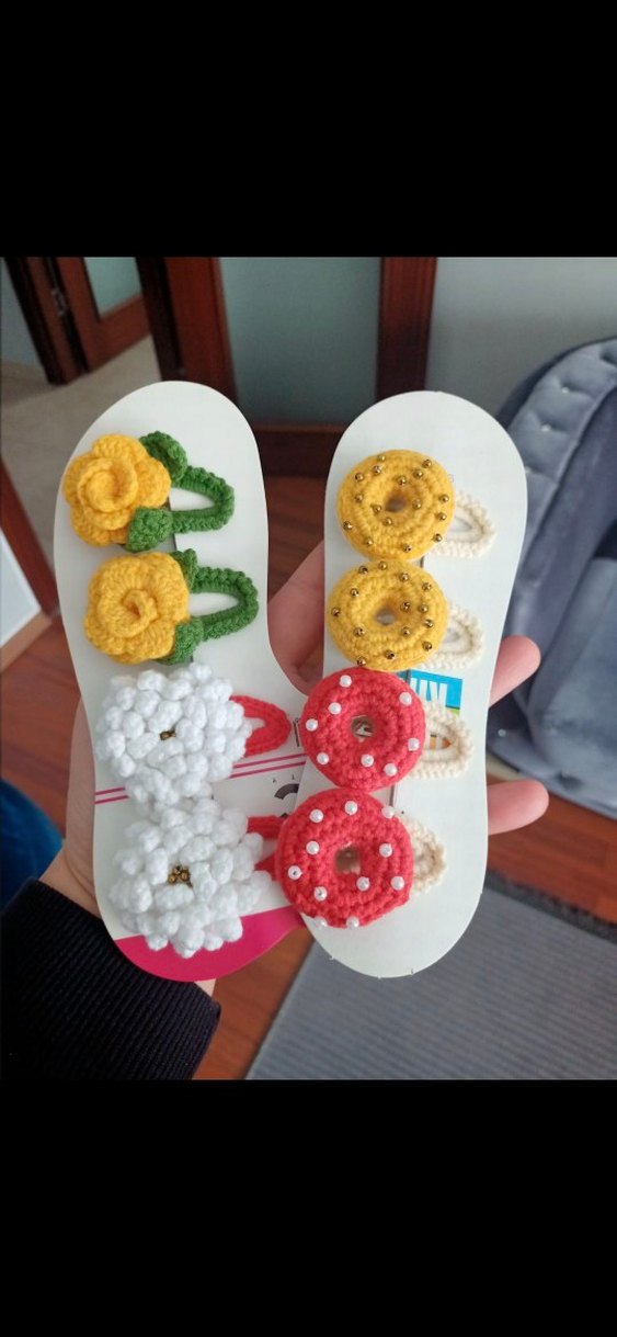 Çiçek Desenli Örgü Çocuk Toka Seti - Görsel 3