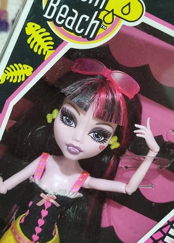 Gloom Beach Draculaura Altın Lastikli Nib