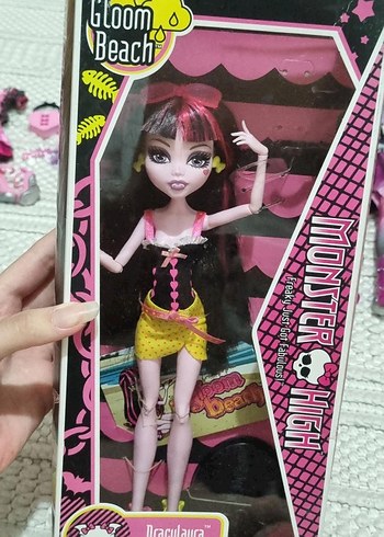 Monster High Gloom Beach Draculaura Altın Lastikli Nib