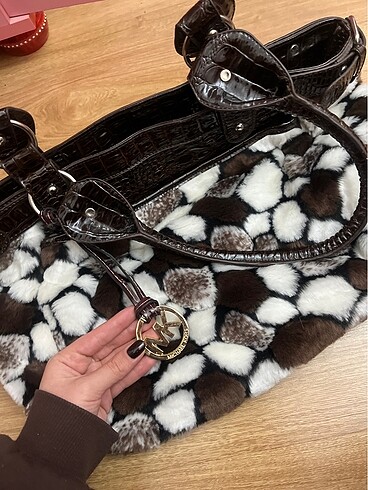 Michael Kors peluş çanta kahverengi beyaz beyaz