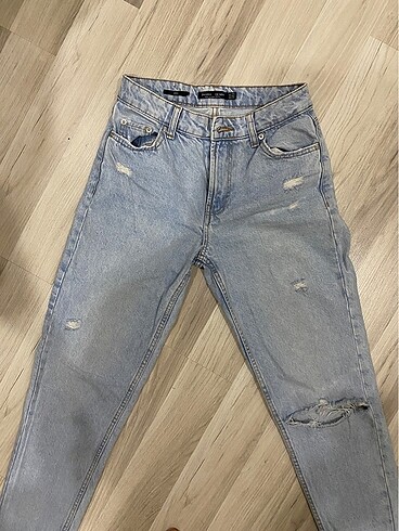 Bershka yırtık mom jean