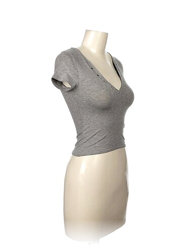 H&M H&M T-shirt %70 İndirimli.
