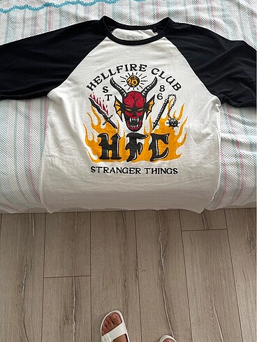 Pull&Bear stranger things tshirt