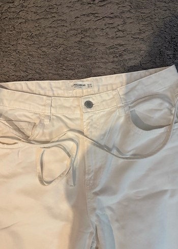 Pull and Bear Kadın Beyaz Pamuklu Geniş Kesim Kemerli Pantolon