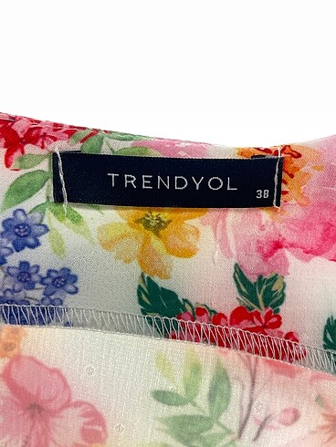 38 Beden çeşitli Renk Trendyol & Milla Büstiyer %70 İndirimli.