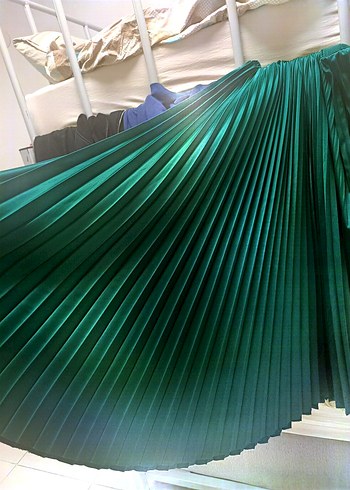 Yeşil Piliseli Uzun Kadın Etek - Görsel 3