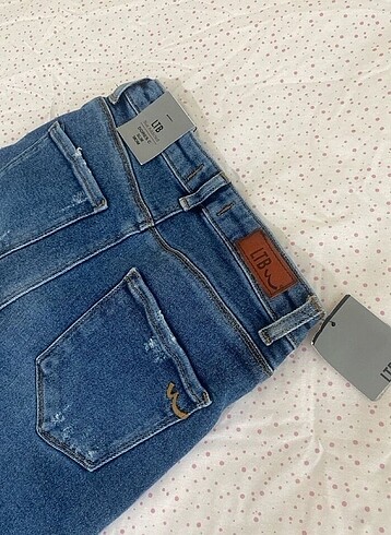 26 Beden mavi Renk ltb pantolon