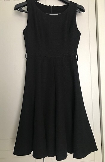 Kadın siyah kısa elbise