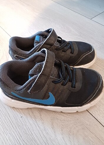 26 Beden Nike çocuk ayakkabısı 