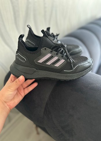 Siyah Bağcıklı Adidas Unisexs spor ayakabı