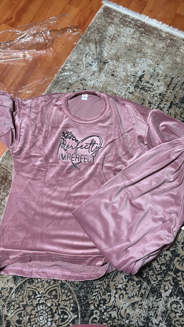 Pembe ve  siyah Kadın Kadife Pijama Takımı - Görsel 3