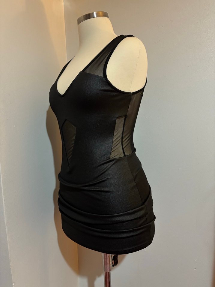 Siyah V Yaka mini elbise - Görsel 2