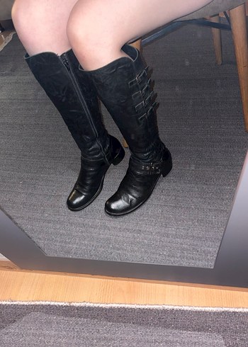 Siyah Deri Tokalı Dizüstü Bot - Görsel 3