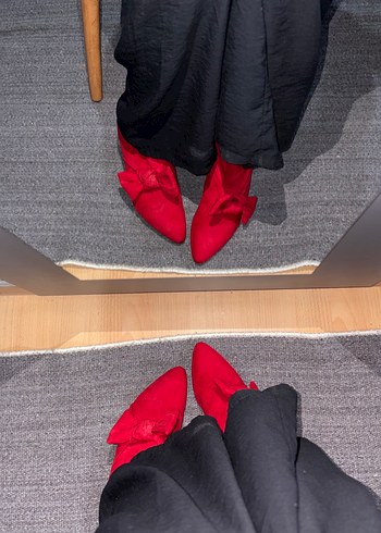 Kırmızı Süet Fiyonklu Topuklu Kadın Bot - Görsel 4