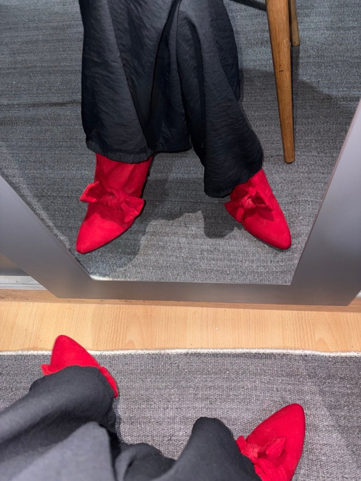 Kırmızı Süet Fiyonklu Topuklu Kadın Bot - Görsel 3