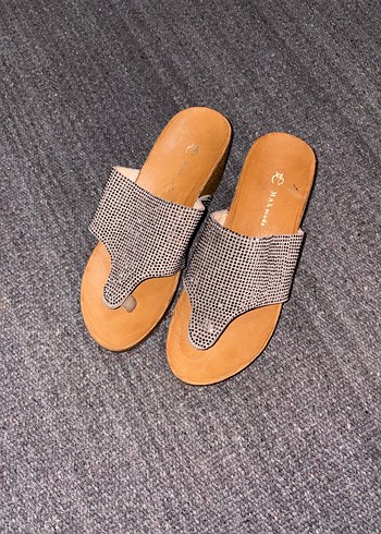 Kahverengi Pul Detaylı Kadın Dolgu Topuk Terlik - Görsel 2