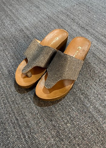 Kahverengi Pul Detaylı Kadın Dolgu Topuk Terlik - Görsel 4