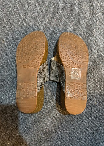 Kahverengi Pul Detaylı Kadın Dolgu Topuk Terlik - Görsel 6