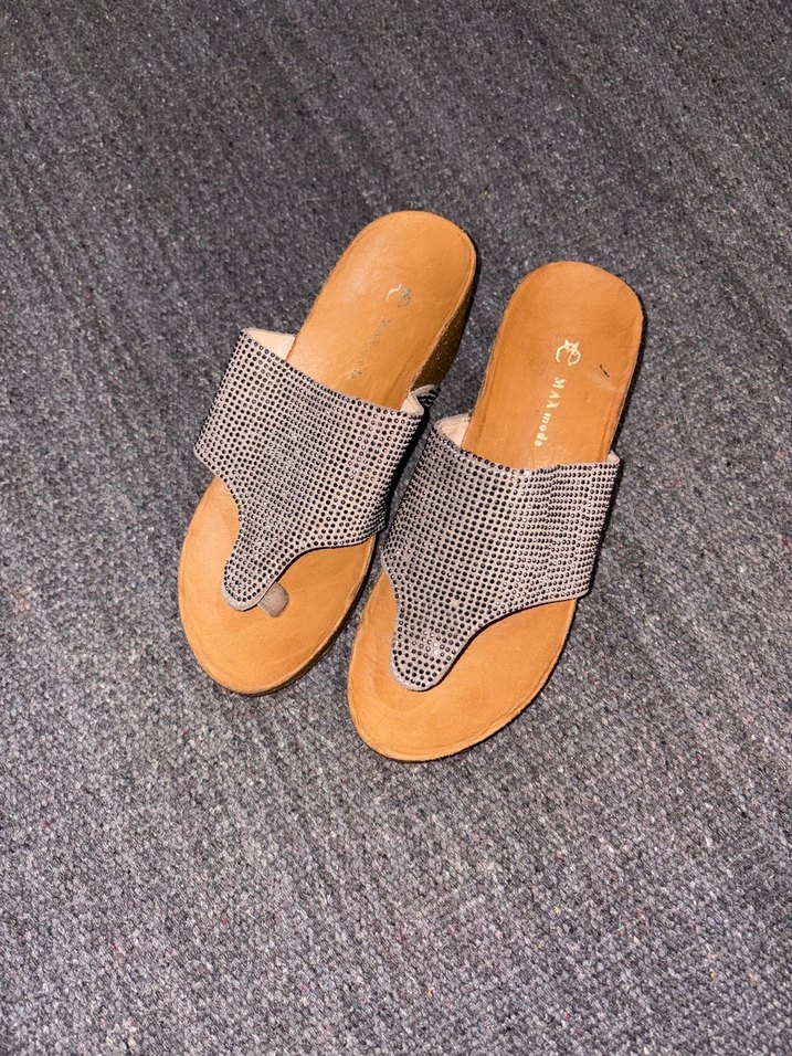 Kahverengi Pul Detaylı Kadın Dolgu Topuk Terlik - Görsel 2