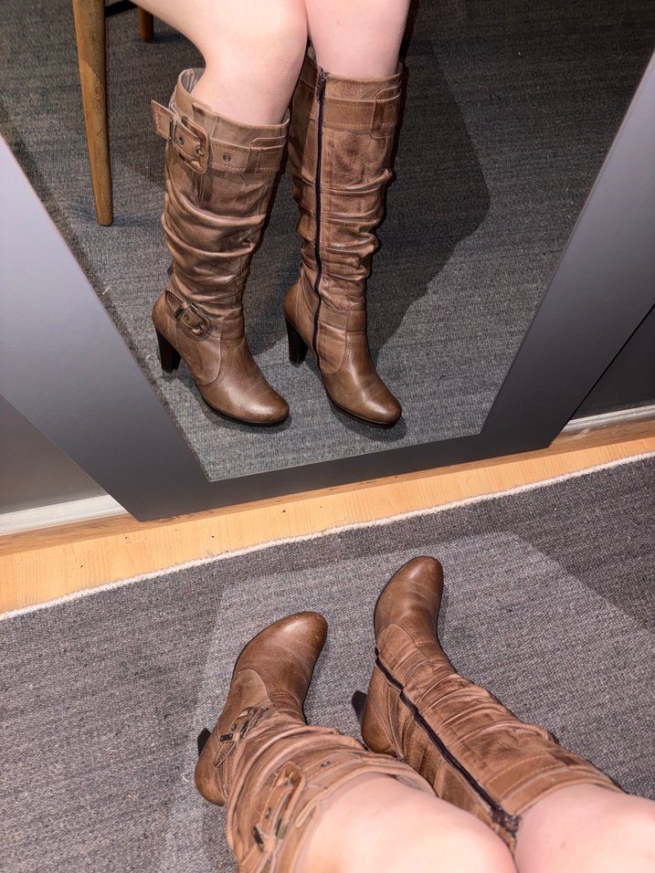 Kahverengi Deri Tokalı Yüksek Topuklu Kadın Çizme - Görsel 3