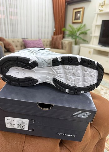 New Balance Gri Beyaz Kadın Spor Ayakkabı - Görsel 6