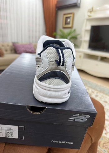 New Balance Gri Beyaz Kadın Spor Ayakkabı - Görsel 4