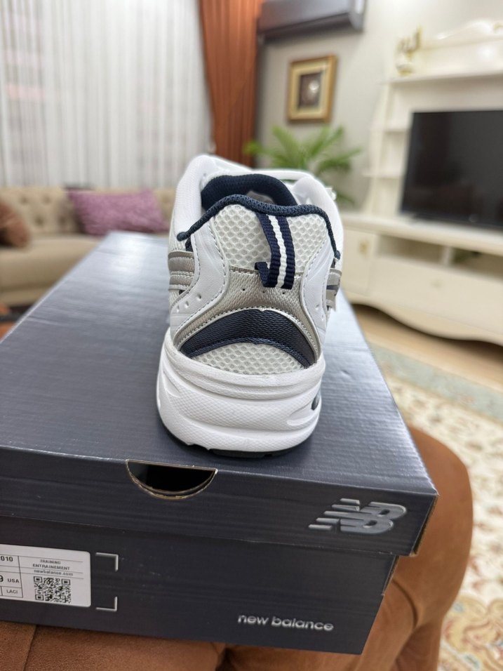 New Balance Gri Beyaz Kadın Spor Ayakkabı - Görsel 4