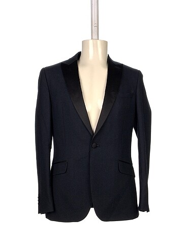 Cacharel Blazer %70 İndirimli.