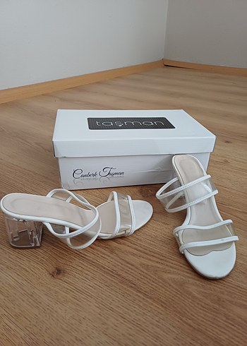 Beyaz Minimalist Kadın Topuklu Terlik - Görsel 2