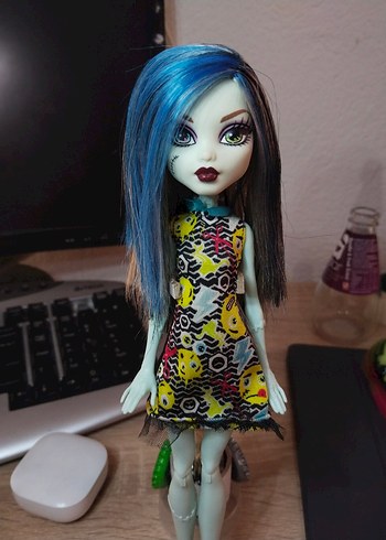 Mattel Monster High Frankie Stein Bebek - Görsel 3