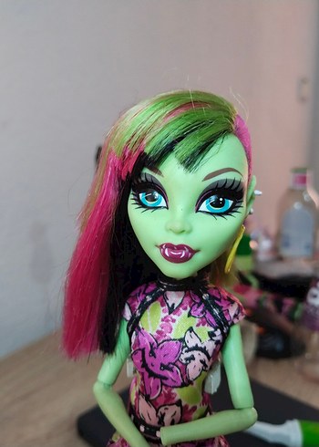 Monster High Venus McFlytrap Bebek - Görsel 5