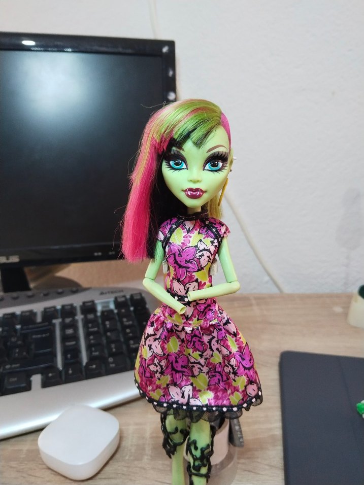 Monster High Venus McFlytrap Bebek - Görsel 2