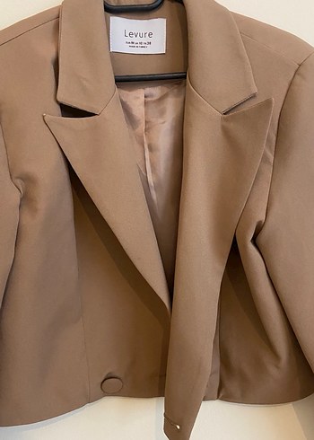 Bej Notch Yaka Düğmeli Kadın Blazer