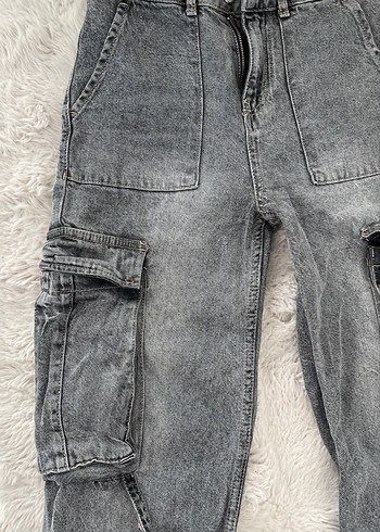 Gri Batik Desenli Bol Kesim Kemerli Kadın Kot Pantolon - Görsel 2