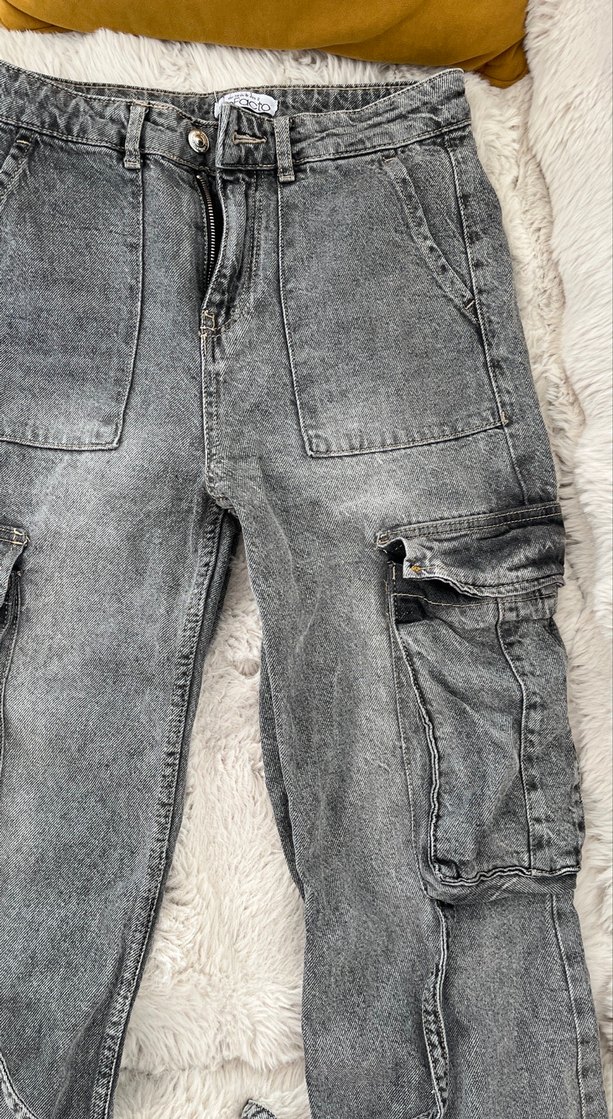 Gri Batik Desenli Bol Kesim Kemerli Kadın Kot Pantolon - Görsel 3